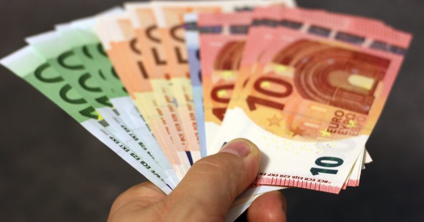 Após reportagem do Agora Europa, empresa inicia pagamento de funcionários em Dublin