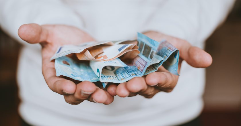 Ingresso Vital na Espanha: saiba quais brasileiros têm direito a novo benefício de até € 1.015
