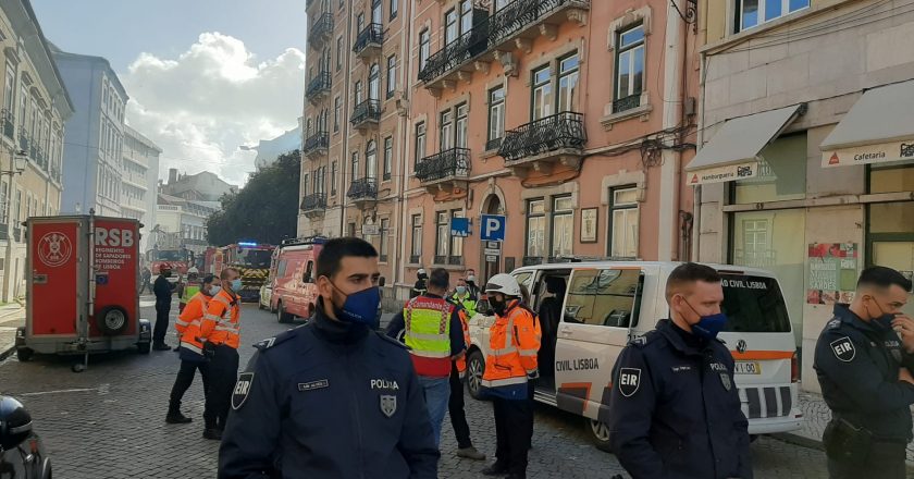 Prédio desaba após explosão no Centro de Lisboa