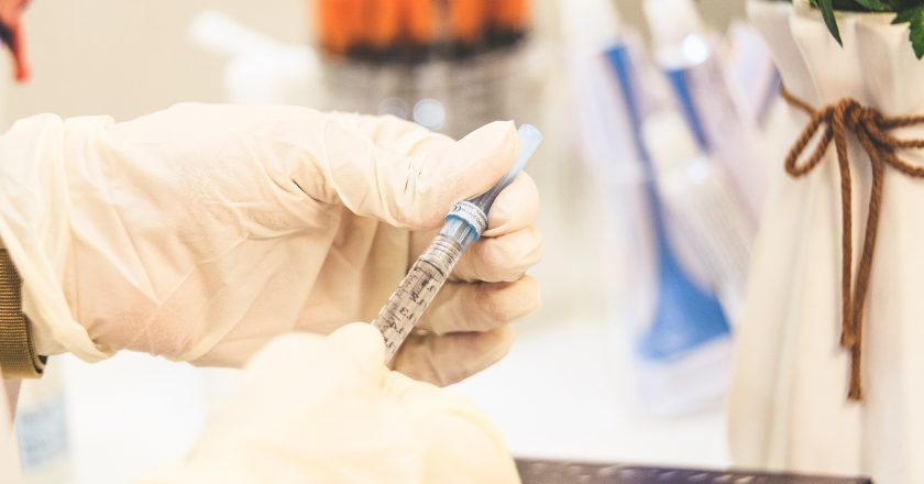 Espanha prevê receber vacinas contra Covid-19 em três semanas
