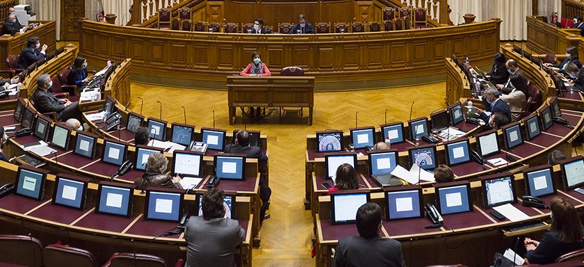 Parlamento aprova prática da eutanásia em Portugal