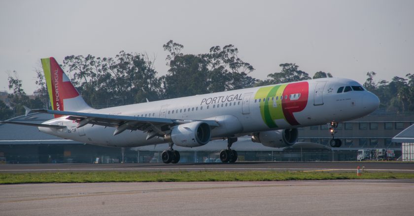 Portugal estuda retomar em breve voos comerciais com o Brasil