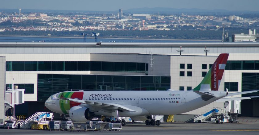 Portugal libera voos essenciais do Brasil até o final de abril