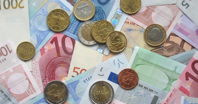 Euro completa 20 anos como moeda oficial da União Europeia