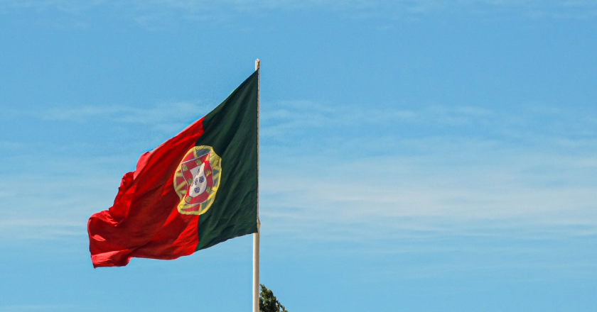 Saiba como fazer os principais documentos para viver em Portugal
