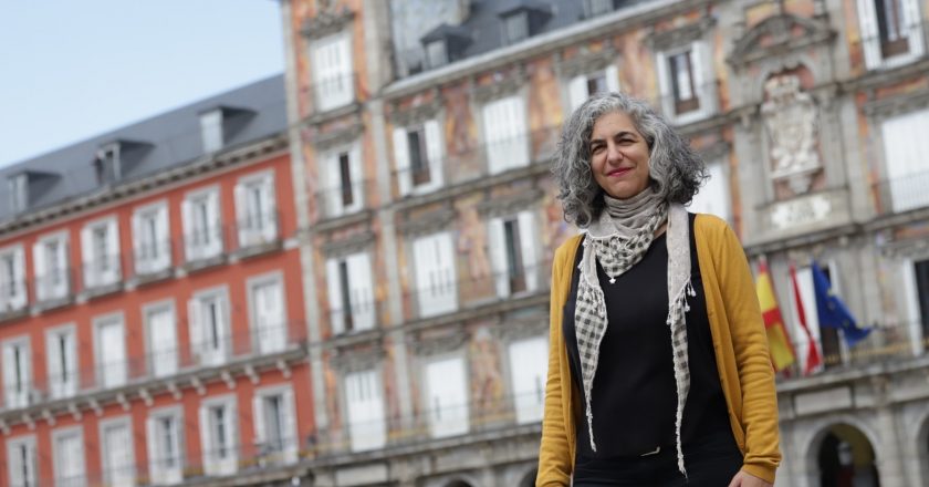 Professora por vocação: brasileira cria método para ensinar espanhol a imigrantes em Madri