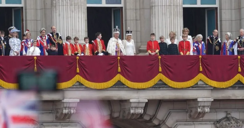 Monarquia britânica: Rei Charles III é coroado na Inglaterra