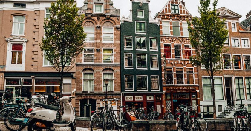 Amsterdã bane novos hotéis para combater excesso de turismo